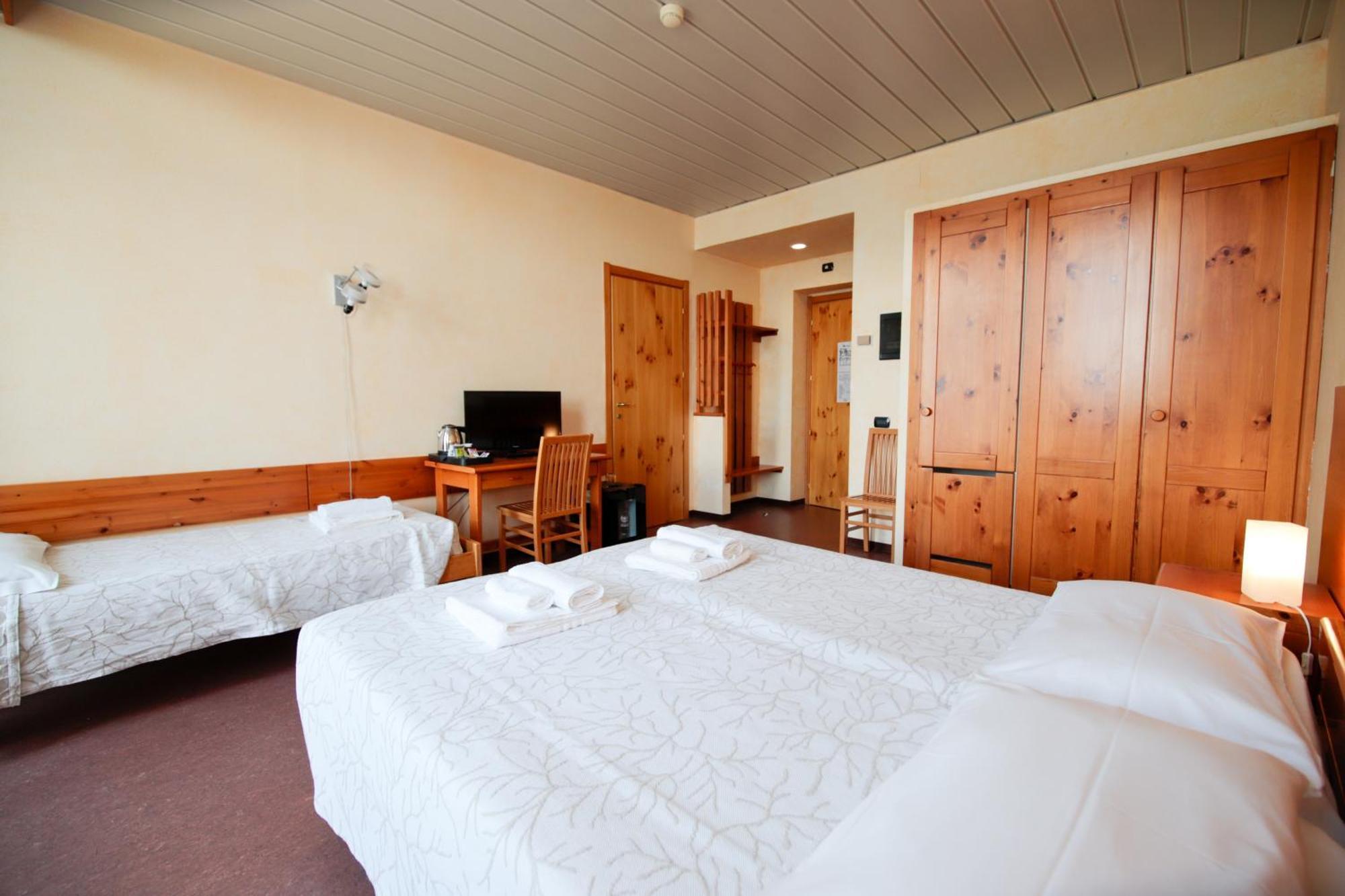Pracatinat Hotel & Restaurant Fenestrelle Ngoại thất bức ảnh