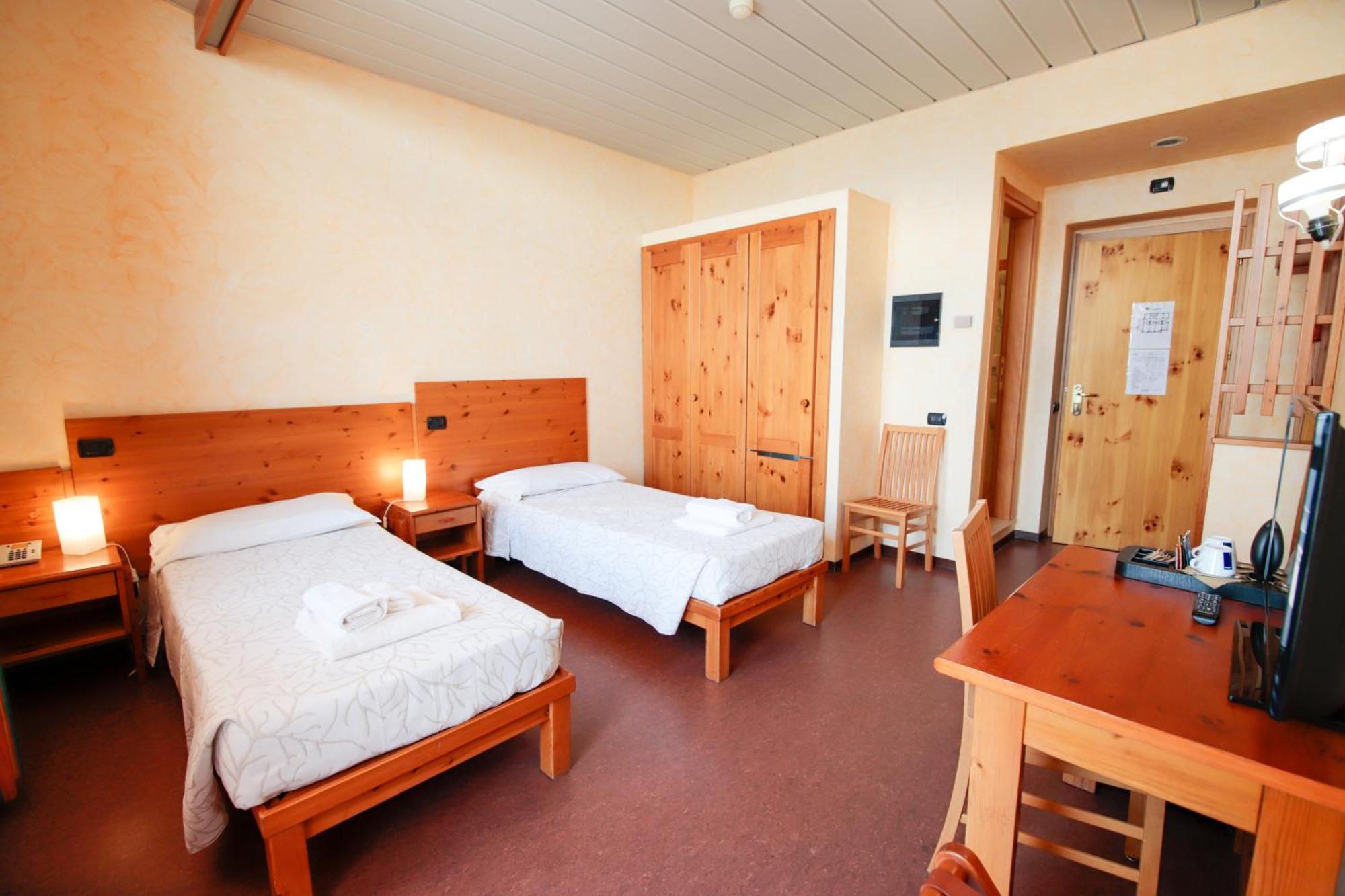 Pracatinat Hotel & Restaurant Fenestrelle Ngoại thất bức ảnh